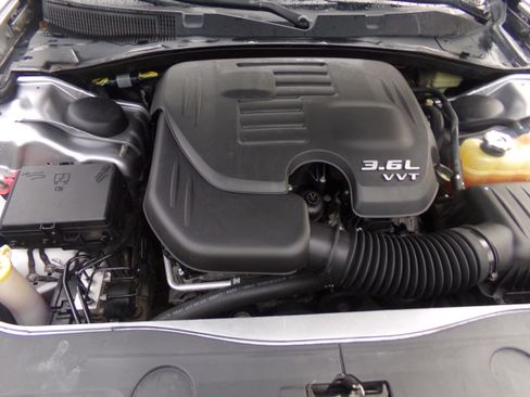Used 2014 Dodge Charger SE RWD image 12