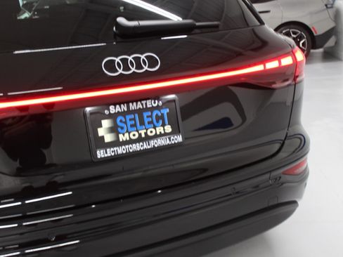 Used 2025 Audi Q6 e-tron Premium RWD image 10