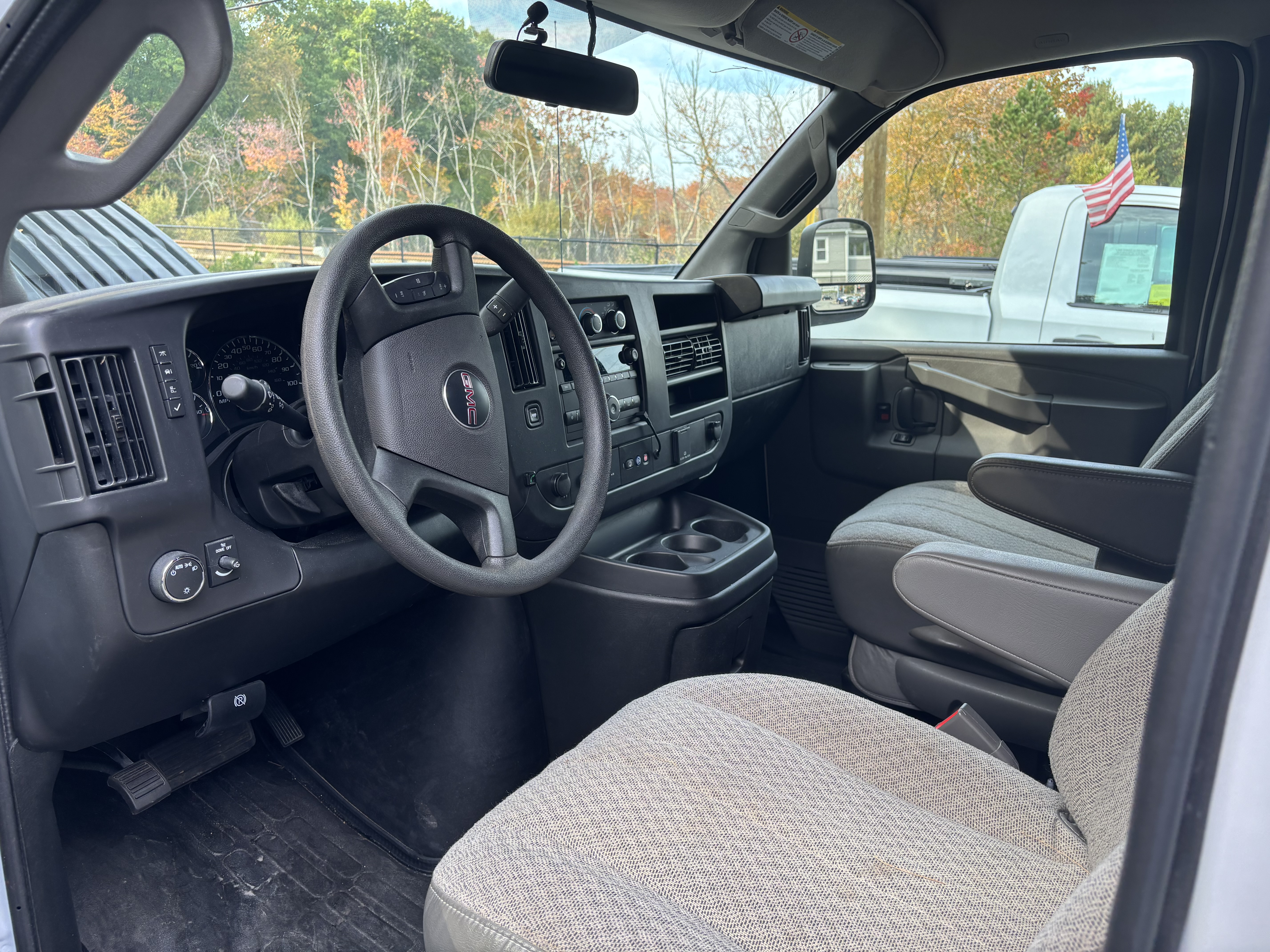 Used 2025 GMC Savana 2500 UNAVAIL RWD image 4