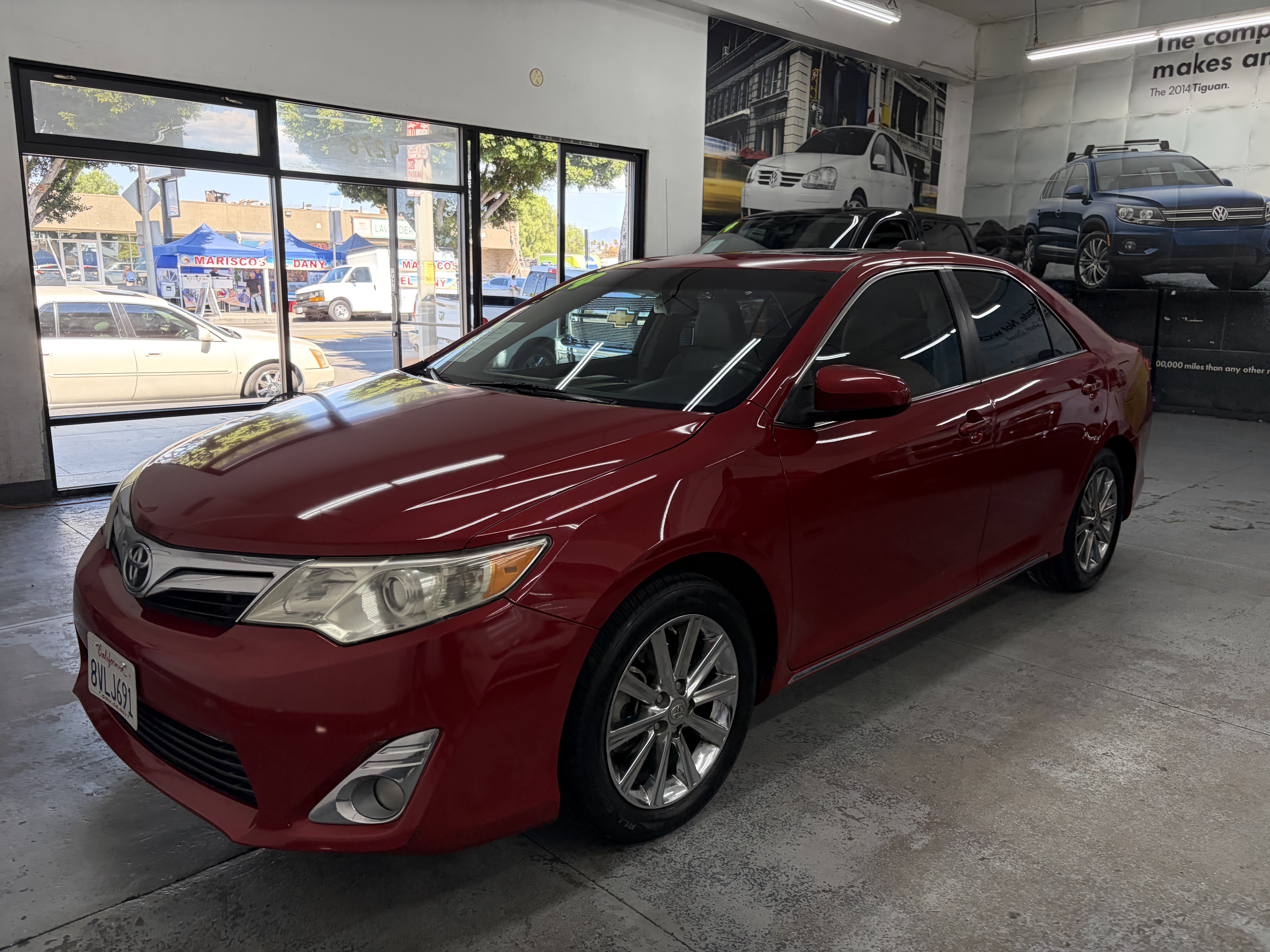 Used 2014 Toyota Camry XLE FWD image 2