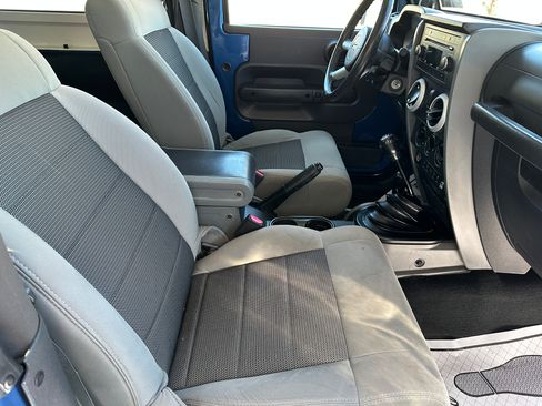 Used 2010 Jeep Wrangler Sahara image 12