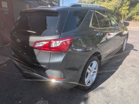 Used 2018 Chevrolet Equinox Premier image 2