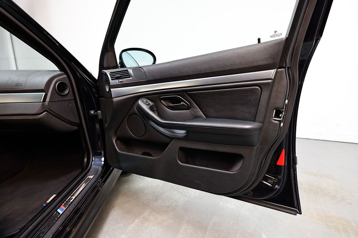 Used 2003 BMW M5 RWD image 8