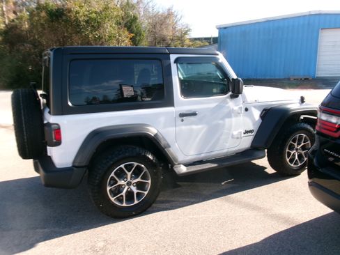 Used 2024 Jeep Wrangler Sport S image 24