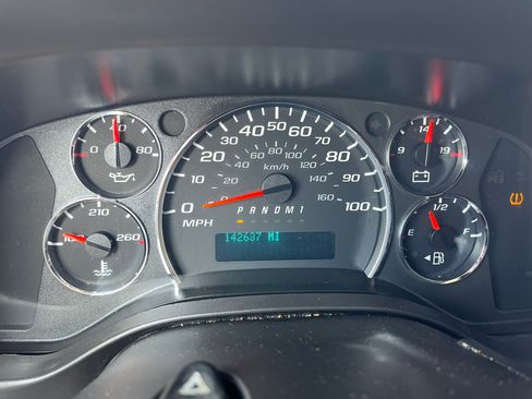 Used 2013 Chevrolet Express 2500 UNAVAIL RWD image 8