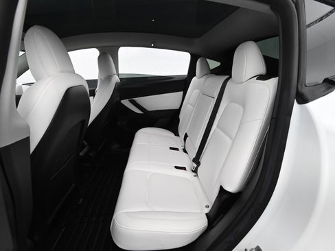 Used 2021 Tesla Model Y Performance image 35