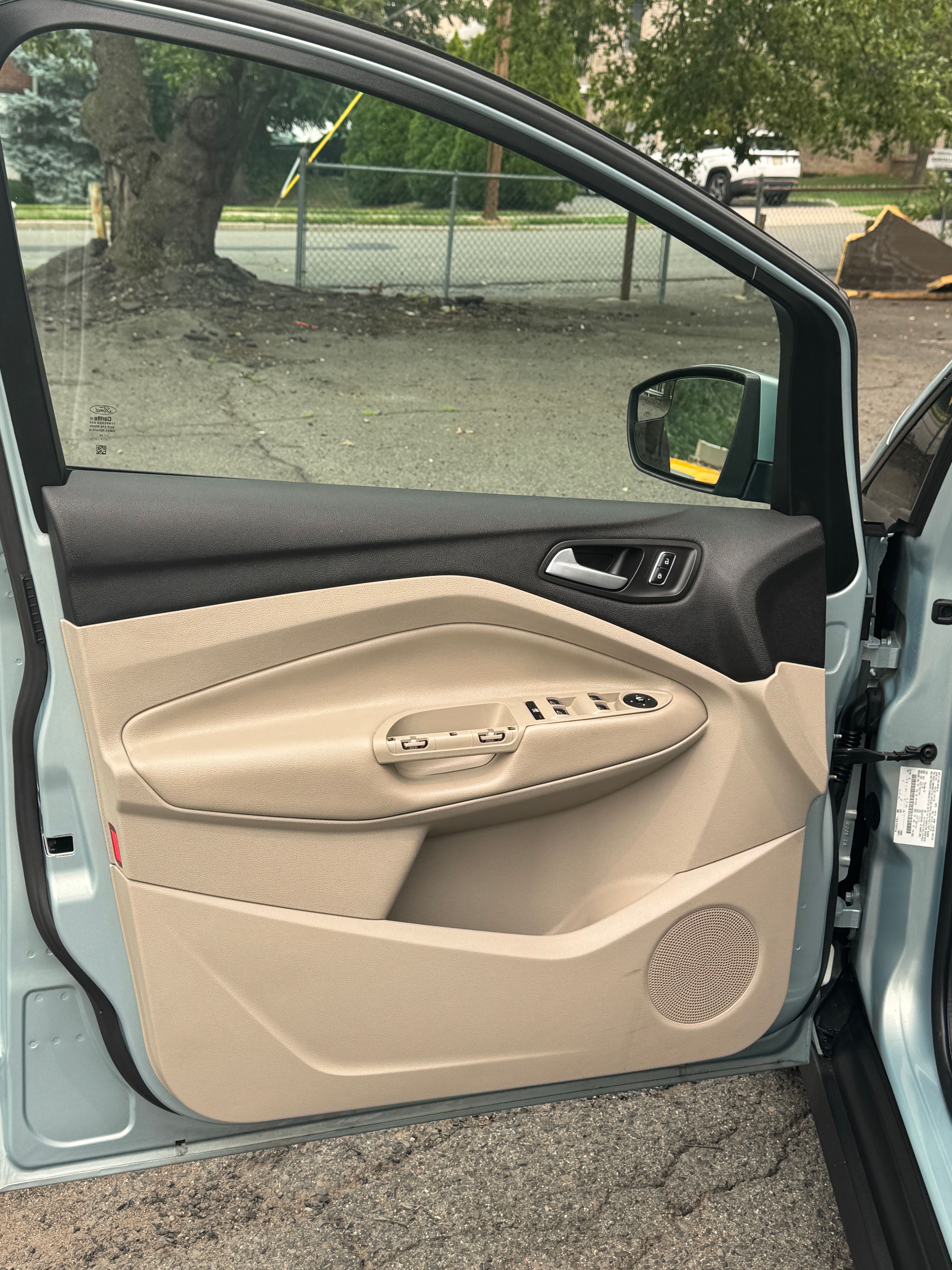 Used 2014 Ford C-MAX SE FWD image 11