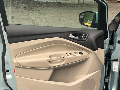 Used 2014 Ford C-MAX SE FWD image 11