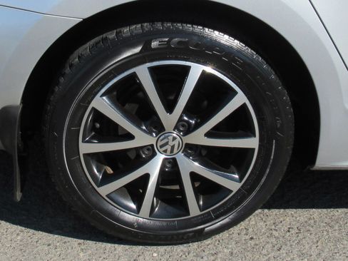 Used 2016 Volkswagen Jetta SE image 23