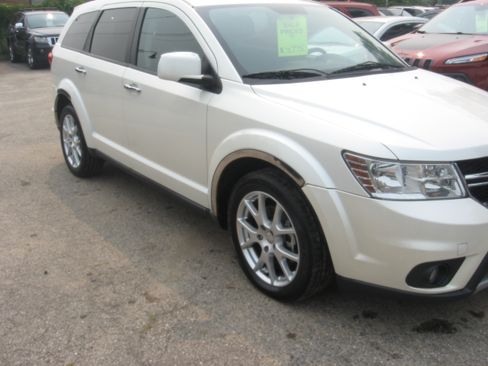 Used 2013 Dodge Journey AWD R/T image 3