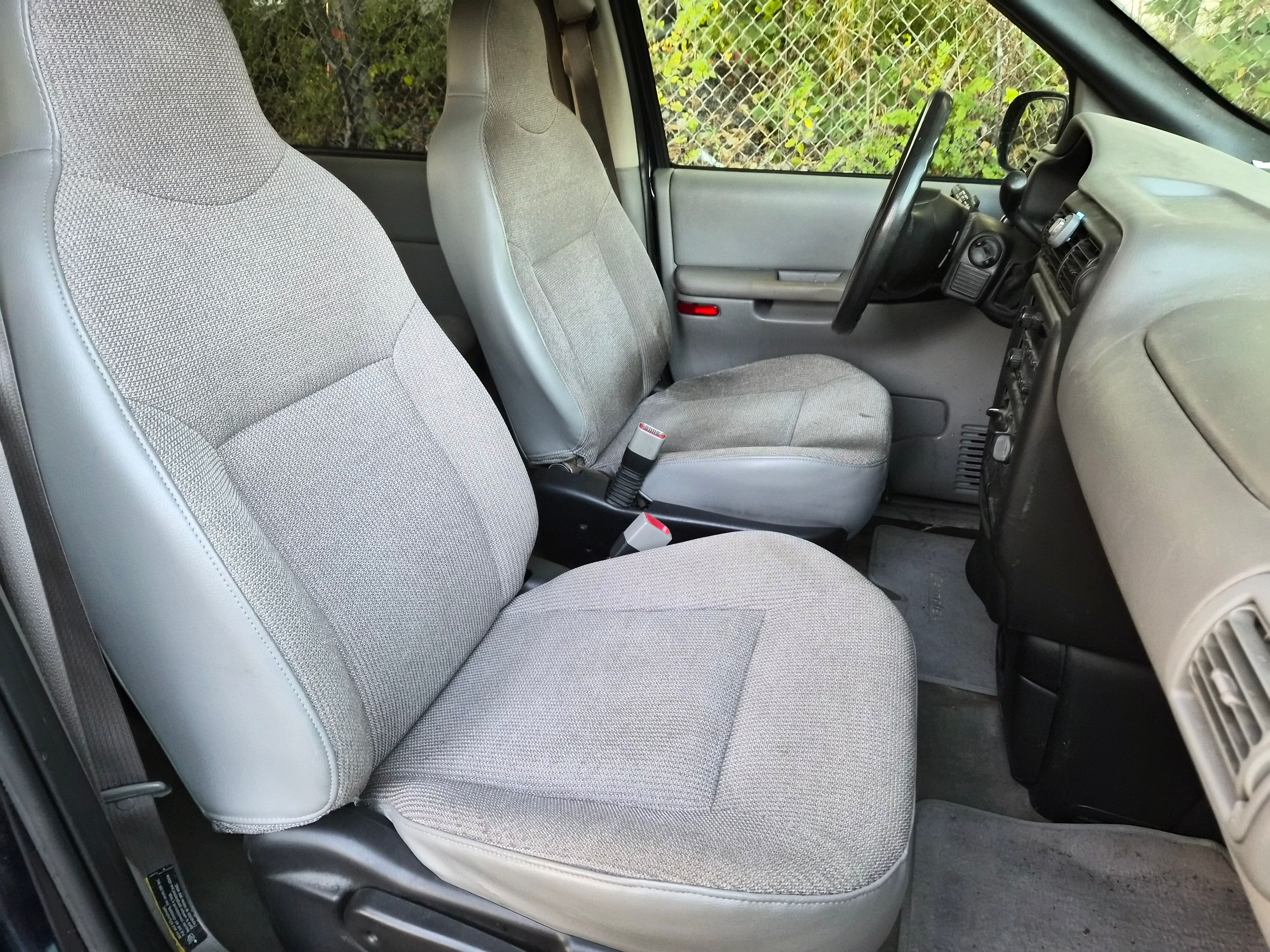 Used 2004 Chevrolet Venture UNAVAIL FWD image 9