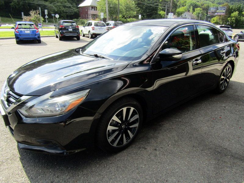 Used 2018 Nissan Altima SL FWD image 4