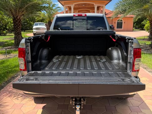 Used 2021 RAM 3500 4x4 Crew Cab Tradesman image 5