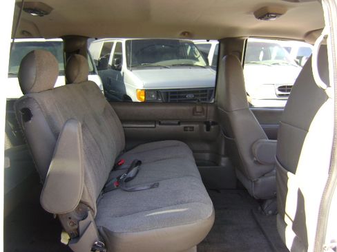 Used 2003 GMC Safari image 15