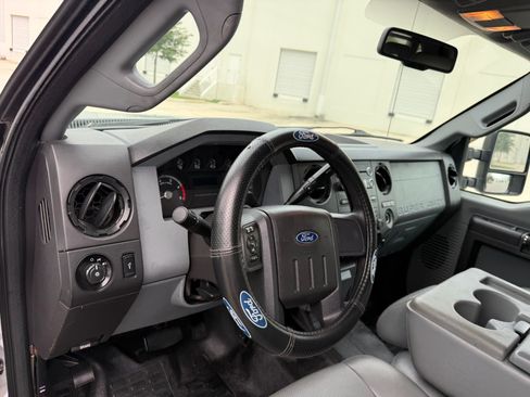 Used 2012 Ford F550 image 63