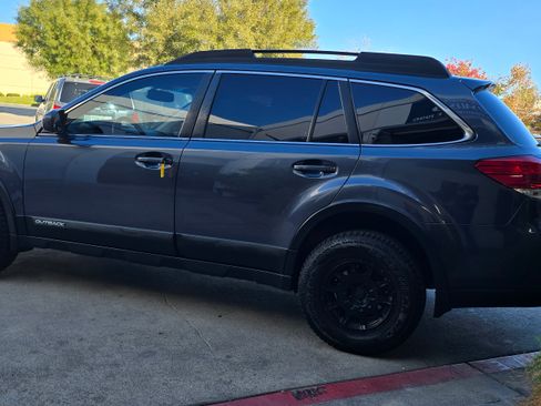 Used 2014 Subaru Outback 2.5i Premium image 13