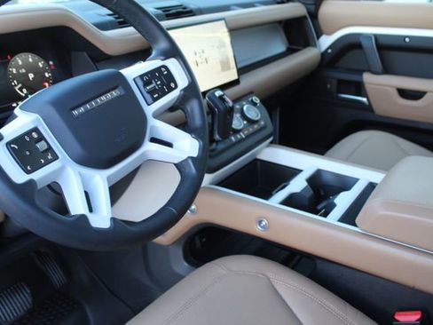 Used 2025 Land Rover Defender 110 S image 13