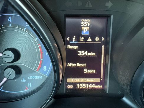 Used 2017 Toyota Corolla iM image 10