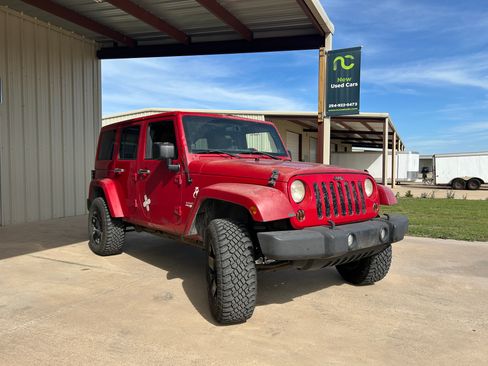 Used 2012 Jeep Wrangler Sahara image 7