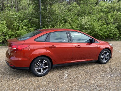 Used 2018 Ford Focus SE image 7