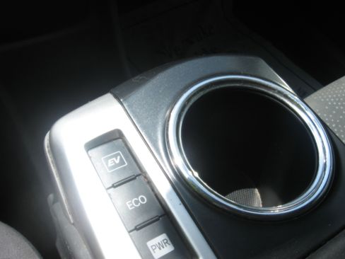 Used 2012 Toyota Prius V Four Wagon 4D FWD image 12