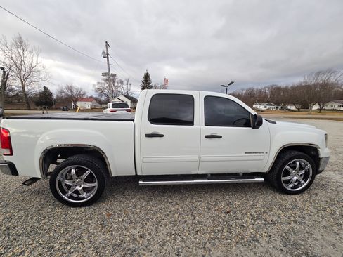 Used 2008 GMC Sierra 1500 SL image 2