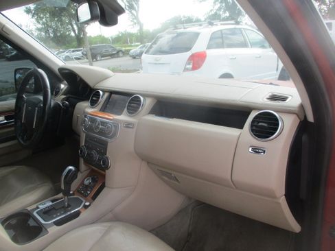 Used 2010 Land Rover LR4 HSE LUX image 12