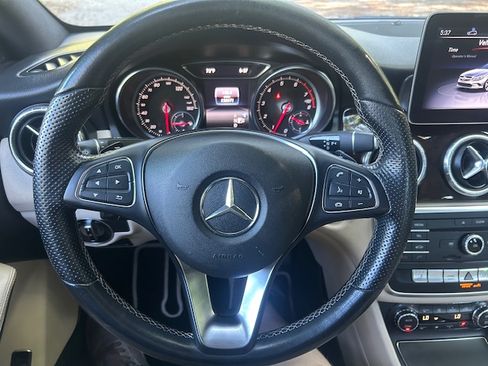 Used 2019 Mercedes-Benz CLA 250 UNAVAIL image 11