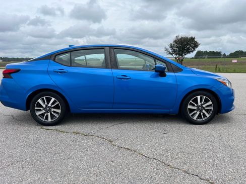 Used 2020 Nissan Versa SV FWD image 14