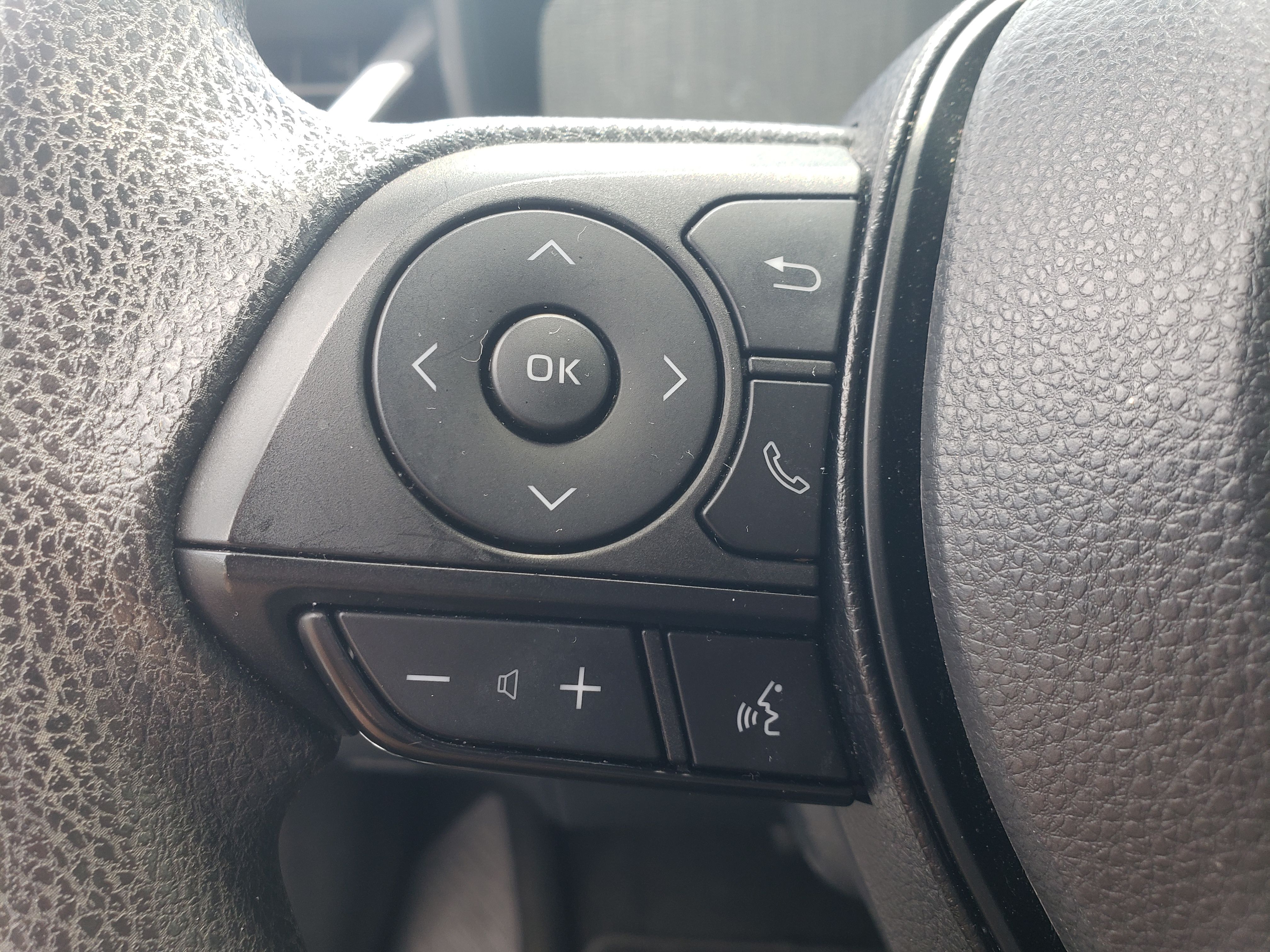 Used 2023 Toyota Corolla LE FWD image 11