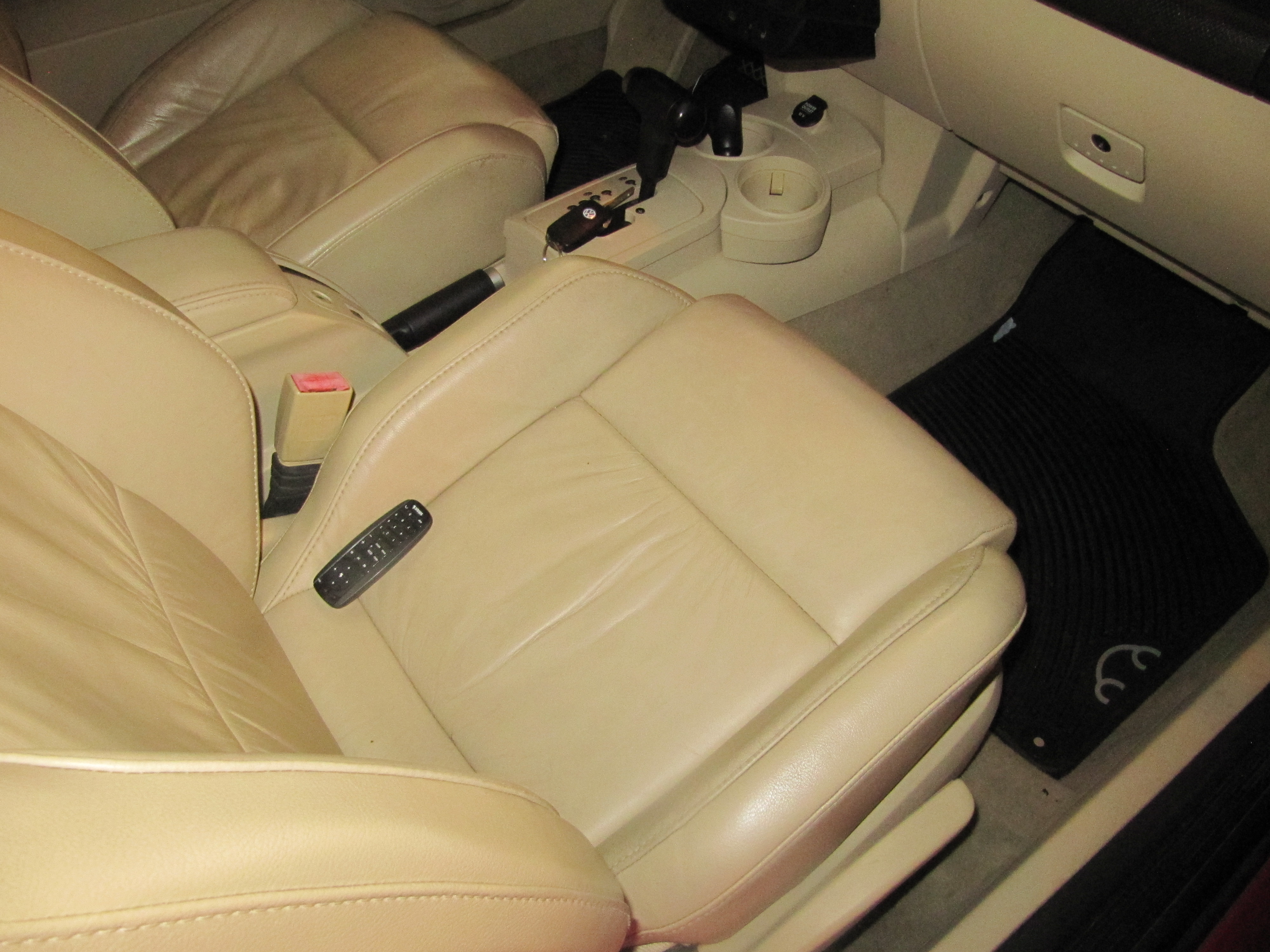 Used 2004 Volkswagen Beetle GLS Turbo Convertible FWD image 22