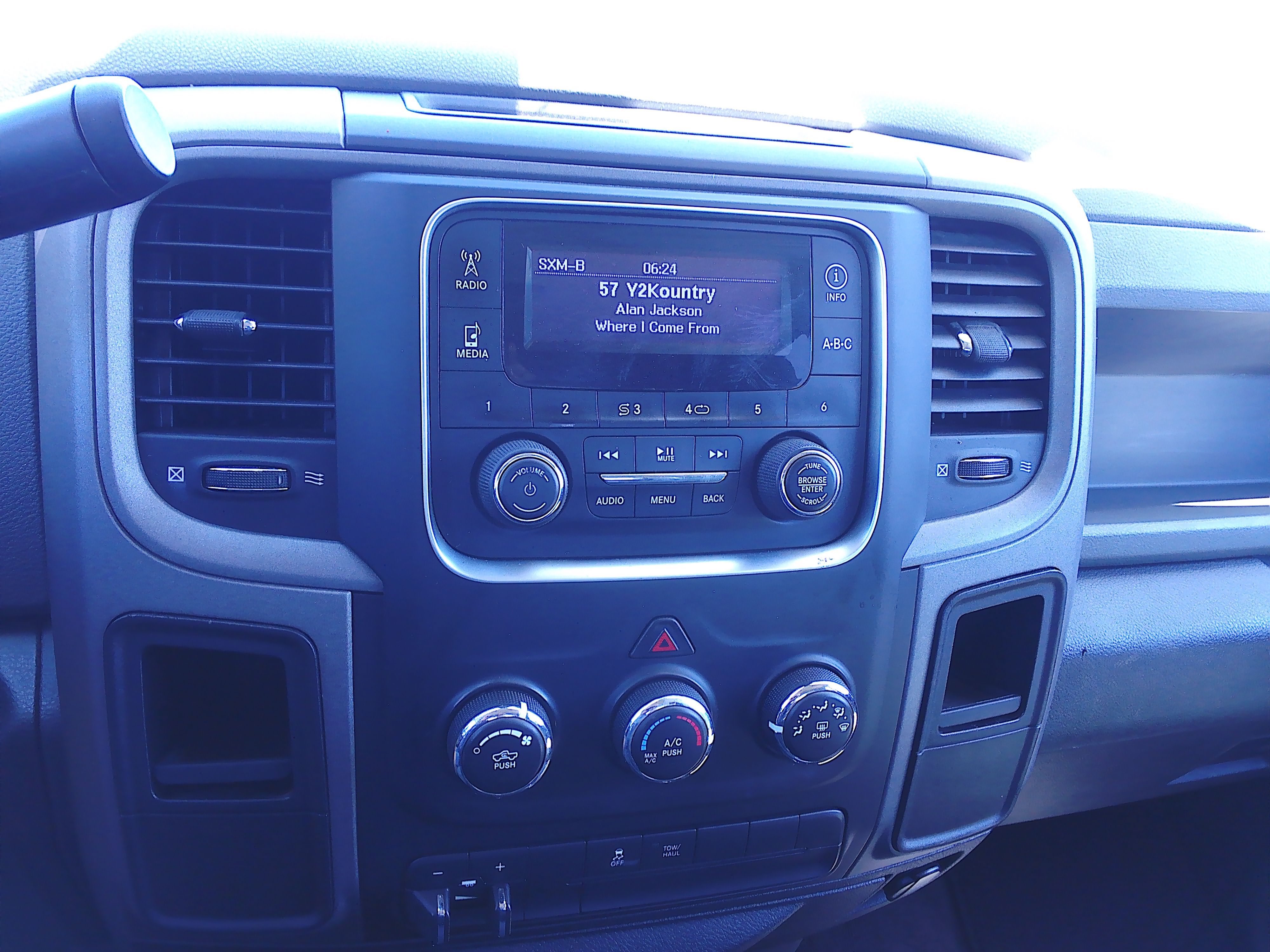 Used 2013 RAM 1500 2WD Crew Cab Express image 15