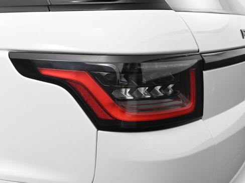 Used 2022 Land Rover Range Rover Sport SVR image 17