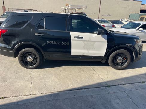 Used 2017 Ford Explorer image 8