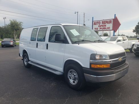 Used 2020 Chevrolet Express 2500 image 9