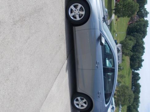 Used 2023 Chevrolet Malibu LT w/ 1LT FWD image 3