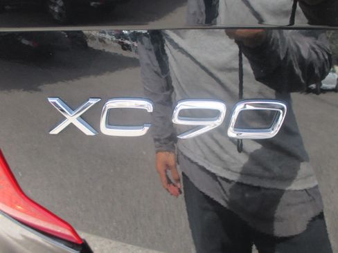 Used 2018 Volvo XC90 T5 Momentum image 22