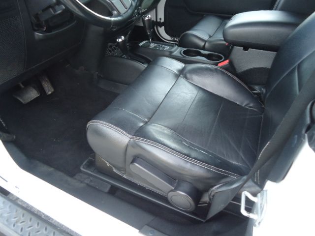 Used 2012 Jeep Wrangler 4WD Rubicon image 12