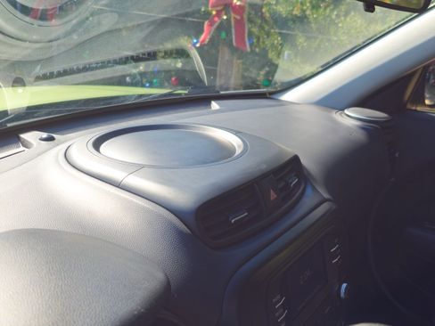 Used 2017 Kia Soul + image 30