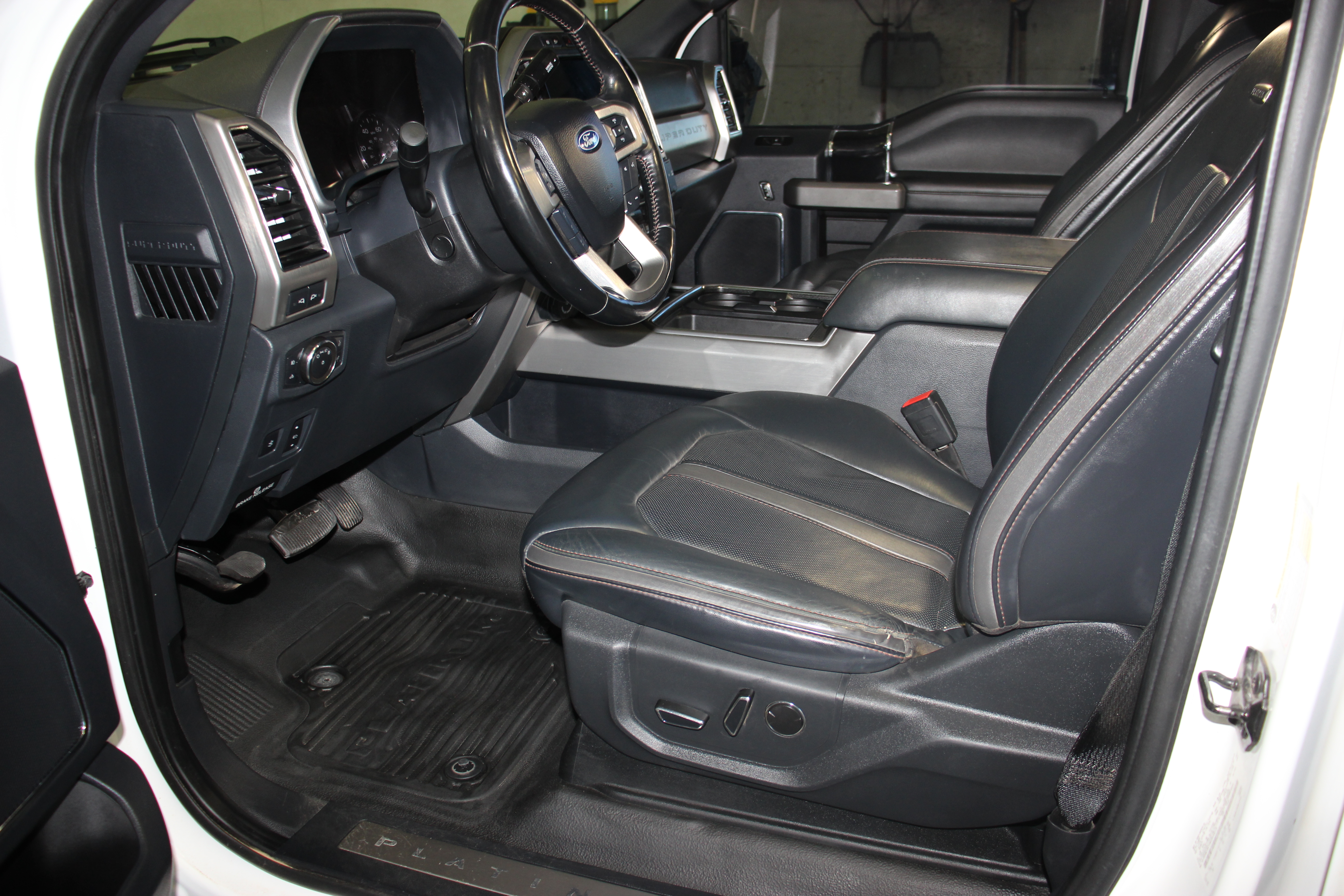 Used 2022 Ford F350 4x4 Crew Cab Super Duty image 15