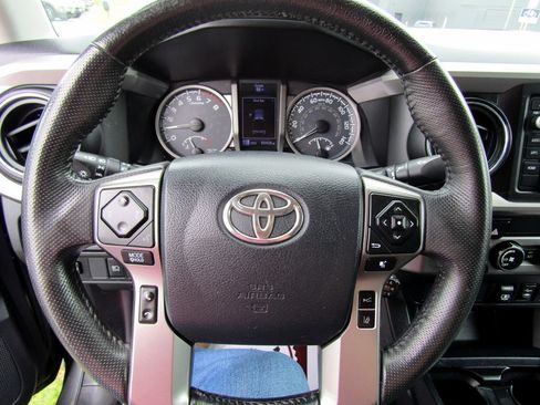 Used 2019 Toyota Tacoma 4x4 Double Cab image 19