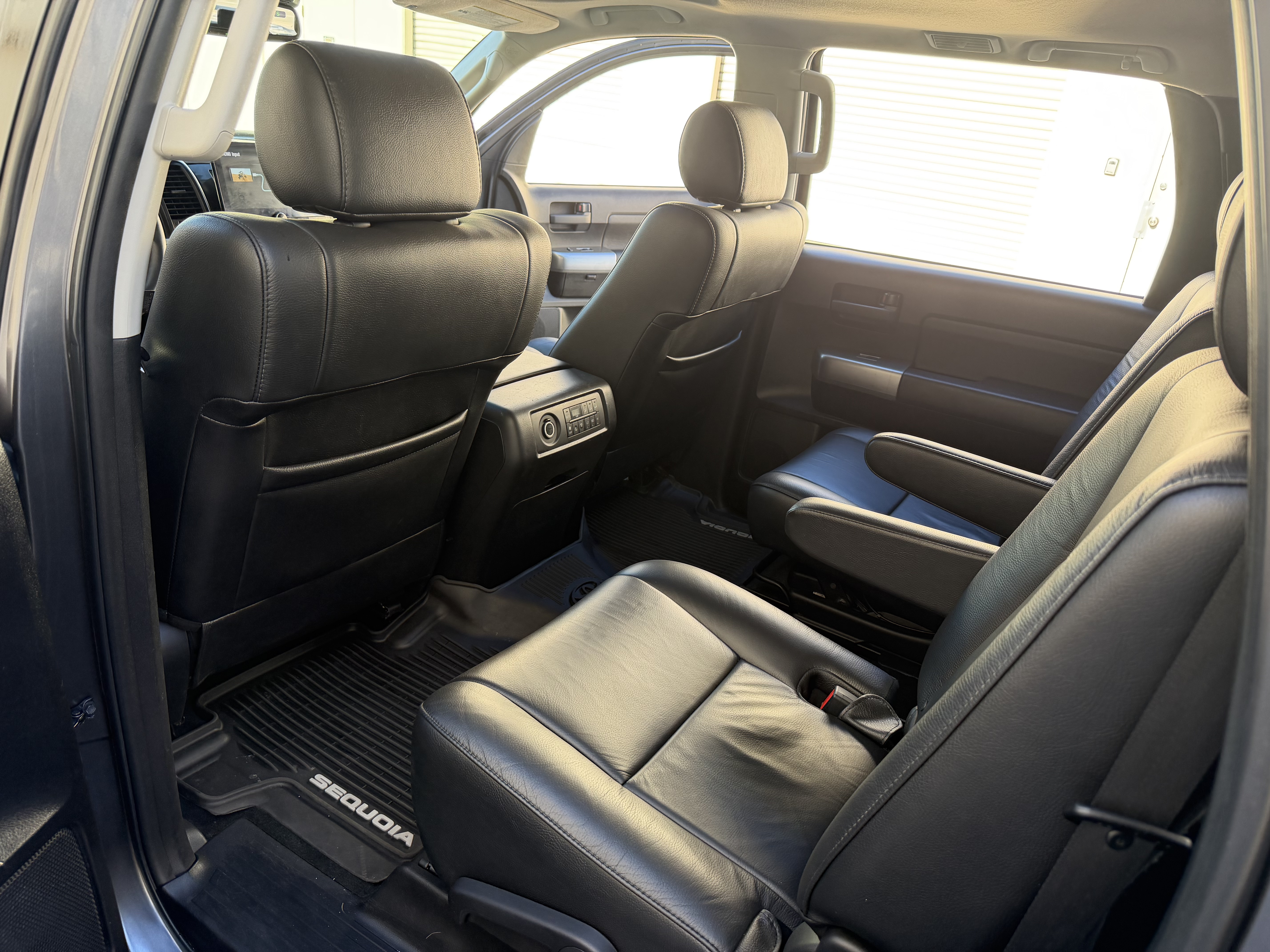 Used 2018 Toyota Sequoia TRD Sport AWD/4WD image 14