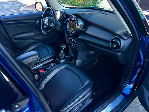 Used 2017 MINI Cooper 4-Door Hardtop FWD image 17