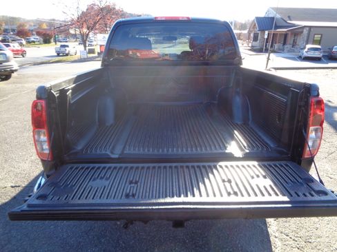 Used 2011 Nissan Frontier PRO-4X image 15