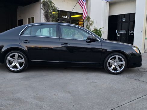 Used 2005 Toyota Avalon Limited image 4