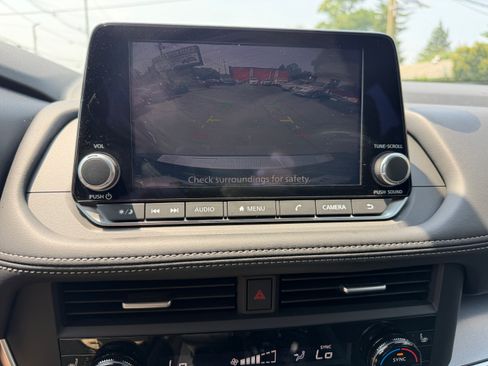 Used 2026 Nissan Rogue AWD SV image 9