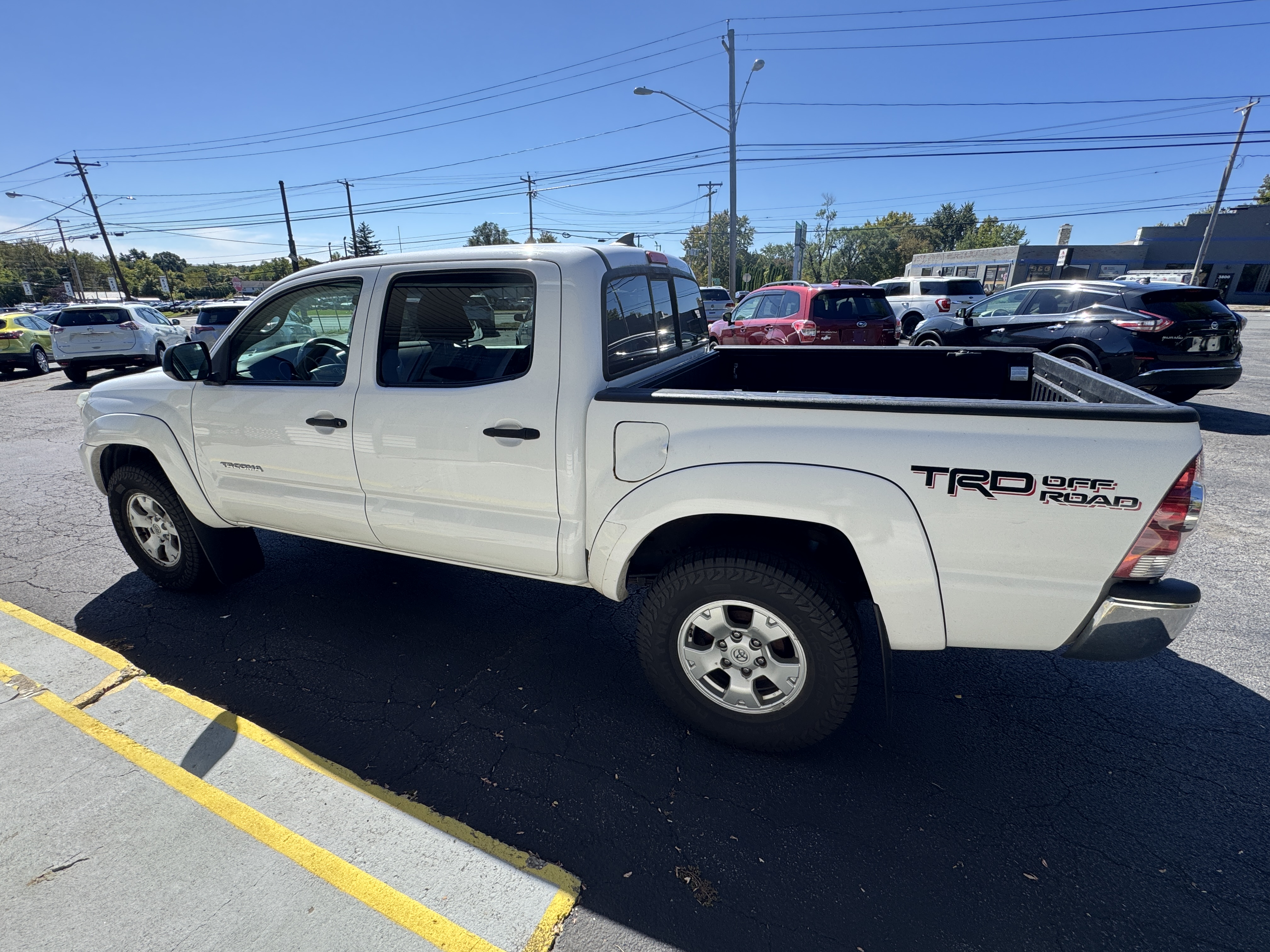 Used 2015 Toyota Tacoma 4x4 Double Cab TRD Off-Road image 4