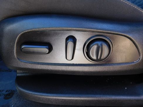 Used 2021 Chevrolet Equinox LT image 13