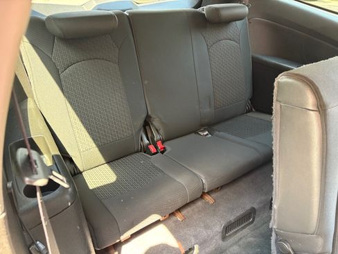 Used 2012 Chevrolet Traverse LT image 16