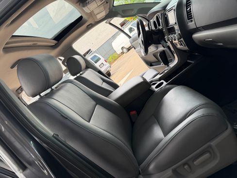 Used 2015 Toyota Sequoia 4WD SR5 image 21